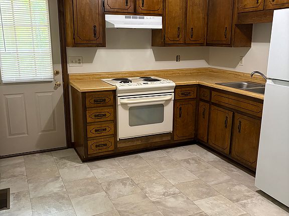 5th image of 113 W Fork Dr