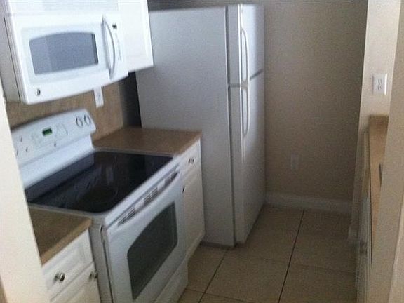 4th image of 6995 NW 186th St APT E307