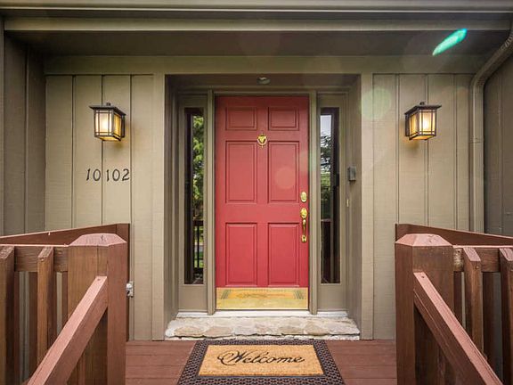 3rd image of 10102 Ledbury Way