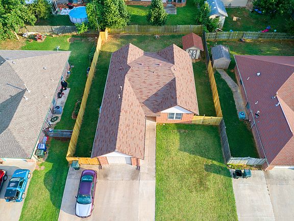 3rd image of 619 W 19th St S