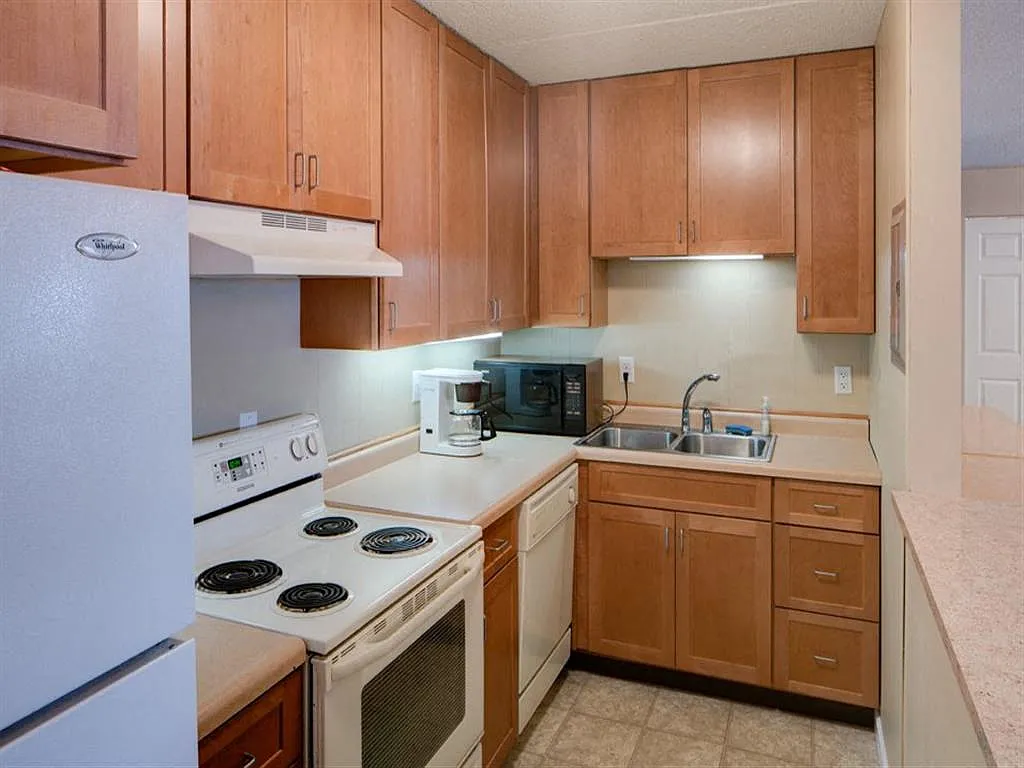 Gold Crest Apartments — Photo 4