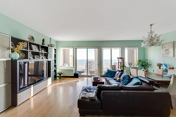 Sold by Golden Real Corp. | media 31