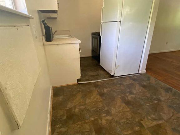 4th image of 2832 Lafeuille Ave