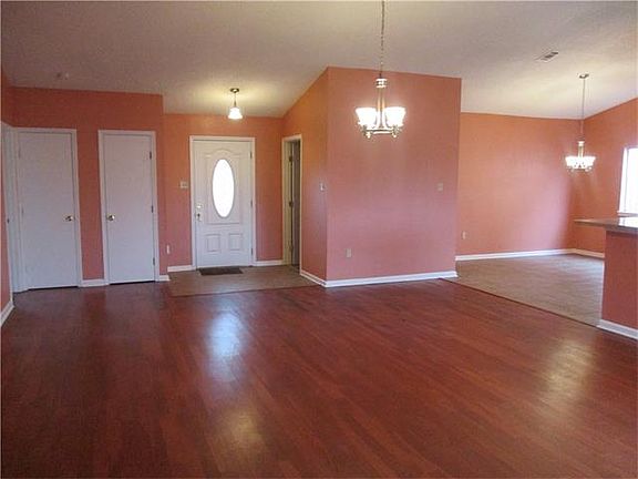 4th image of 7250 Queensway Dr