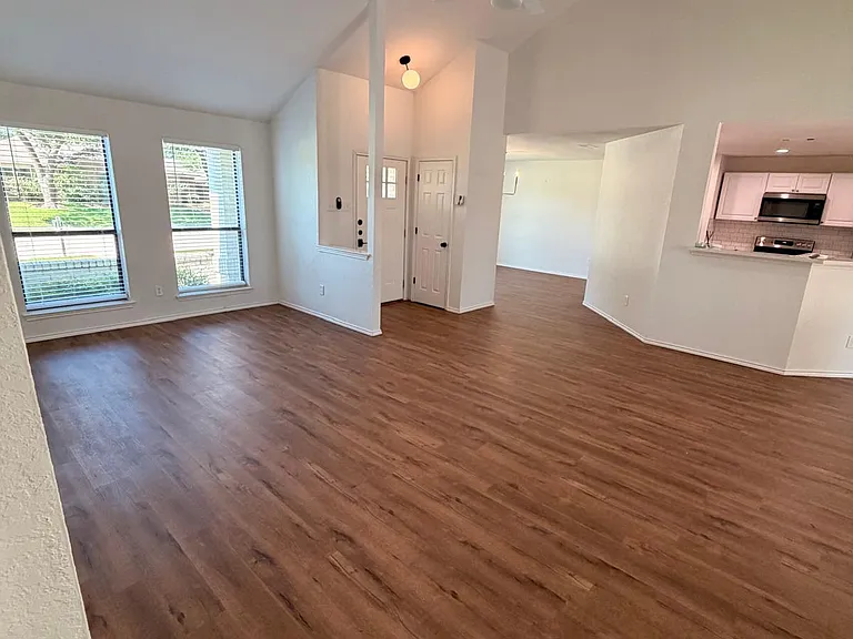 820 Arbor Downs Dr — Photo 6