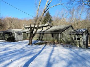 17 Gilman Rd, Bozrah, CT 06334