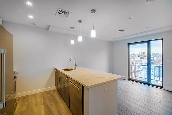 Rented by Bouklis Group | media 10