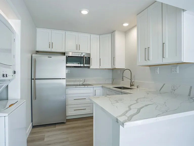 501 N. Ditmar — Photo 8