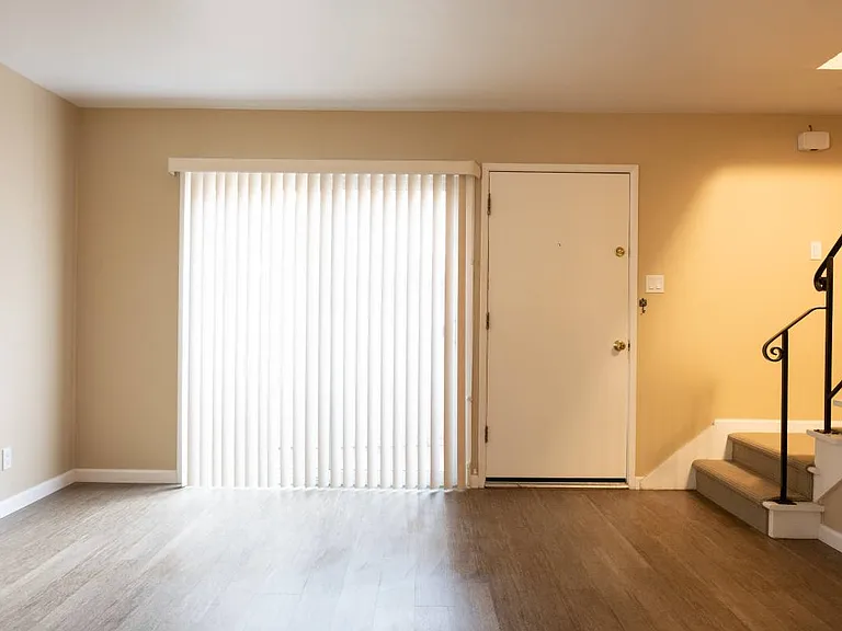2525 Sir Francis Drake Blvd — Photo 2