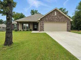 28 Price Ln, Sumrall, MS 39482