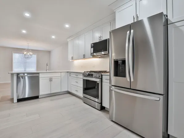 85 Centerwood Way, Manchester, NH 03102