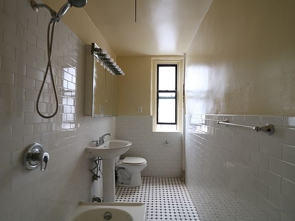 5th image of 667 W 177th St APT 37