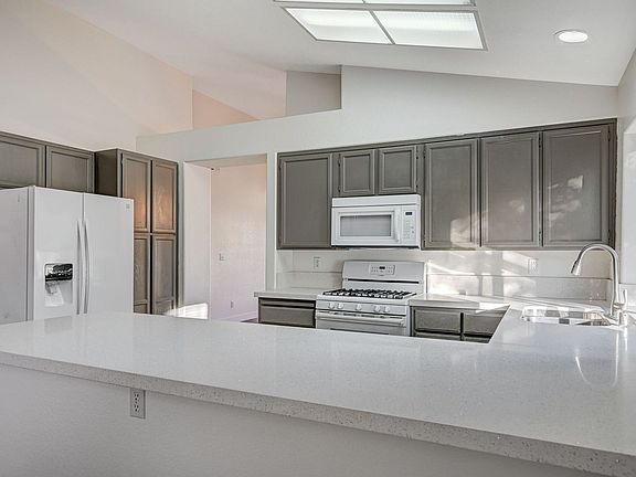 3rd image of 2837 Huber Heights Dr
