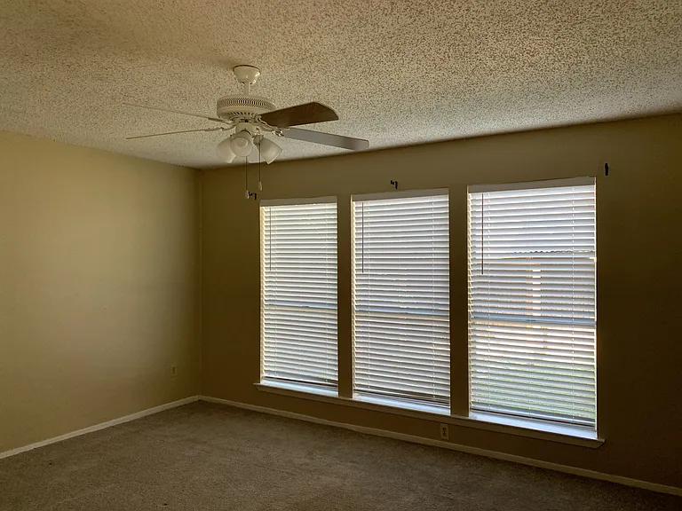 1203 Custer Rd — Photo 9