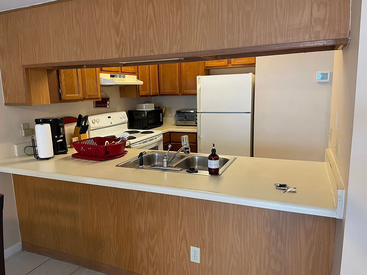 Building Photo - 8126 Surf Dr