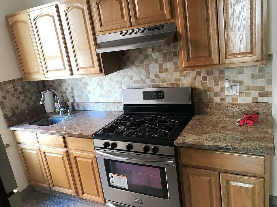 1st image of 3252 45th St APT 1F