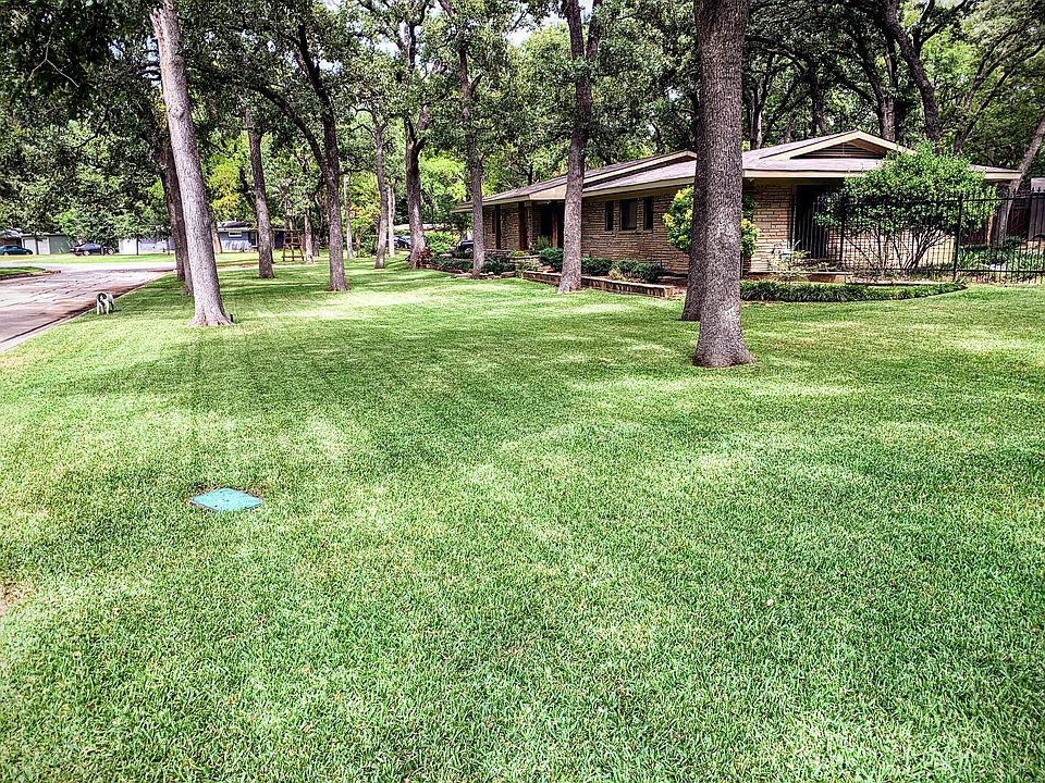 2nd image of 835 Ross Trl