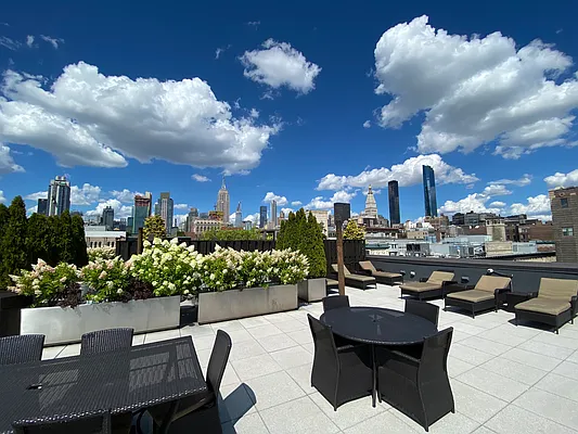 Rented by New York Casas Ltd. | media 7