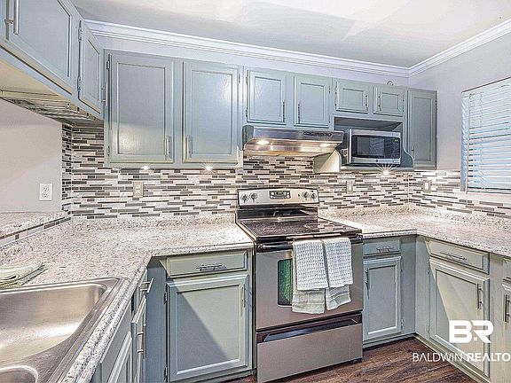 4th image of 8 Summer Oaks Dr #8