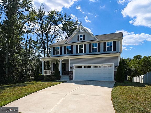 3rd image of 110 Brooke Village Dr