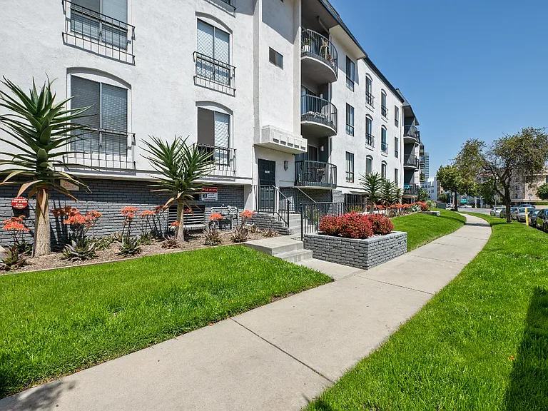 The Highland at Sherman Oaks — Photo 19