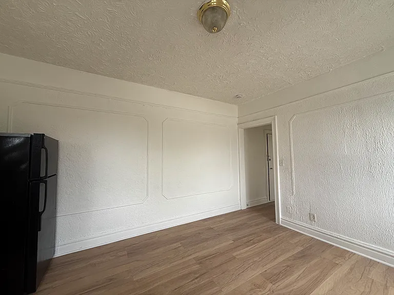 37 Kensington Ave #42E — Photo 5