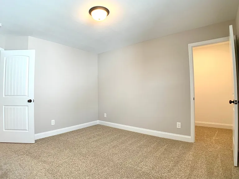 733 Banister Dr — Photo 31