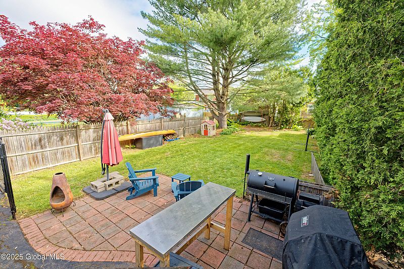 5th image of 21 Fordham Court