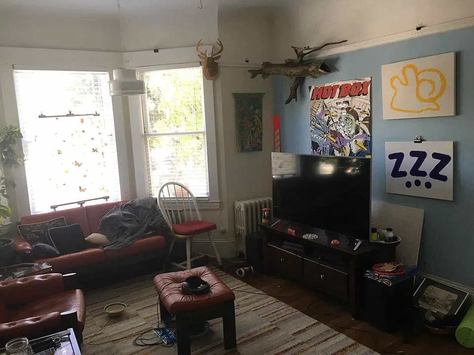 LivingRm of similar unit in bldg