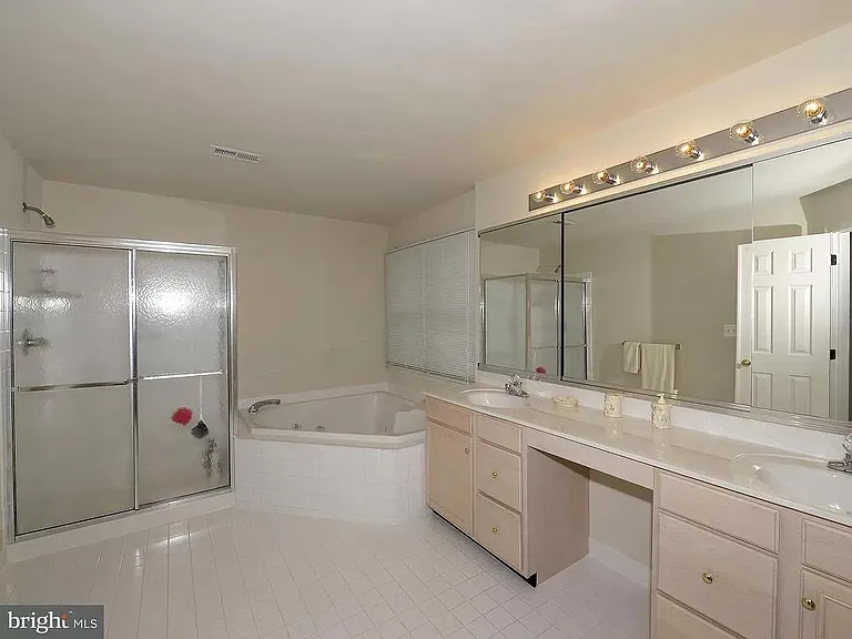 13324 Horsepen Woods Ln — Photo 20