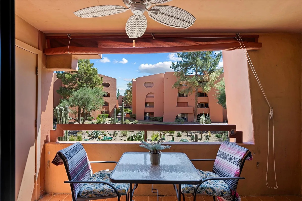 Building Photo - 4303 E Cactus Rd #222