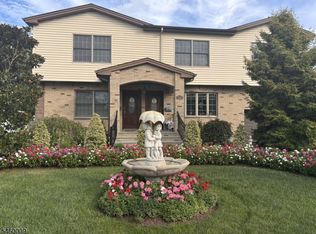 254 Phillips Ave, South Hackensack, NJ 07606