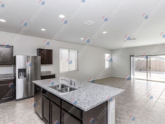 3rd image of 1255 E Denvil Dr