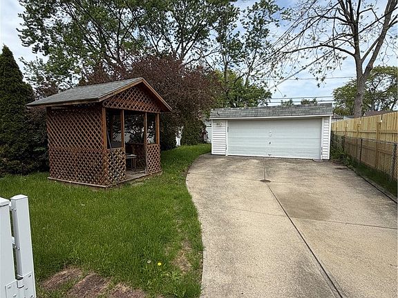 4th image of 13912 Liberty Ave