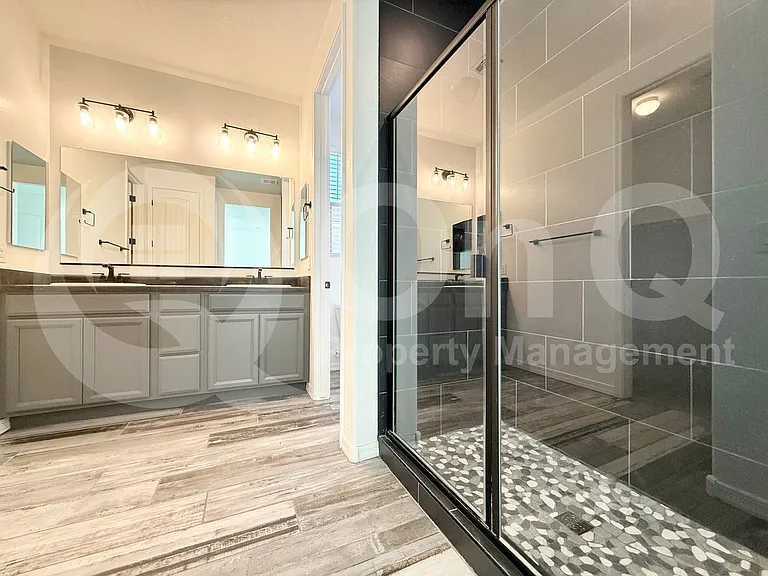 349 E Hawaii Dr — Photo 8