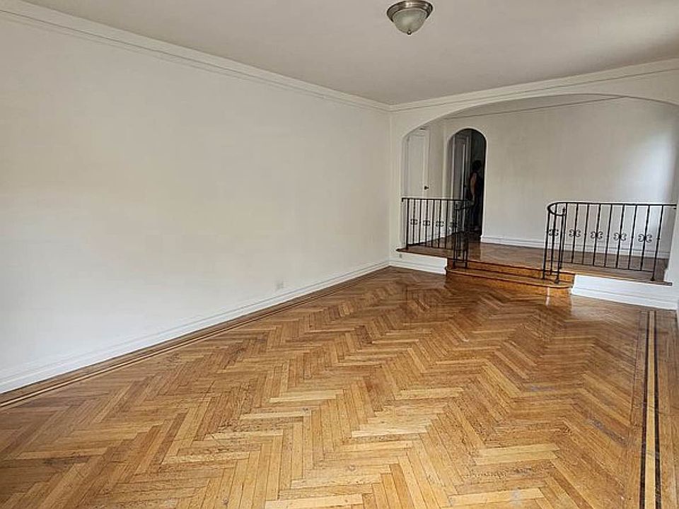 2nd image of 120 W 183rd St APT 25