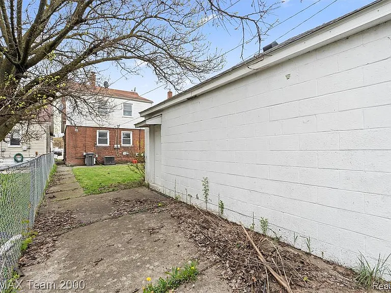 7444 Kendal St — Photo 27