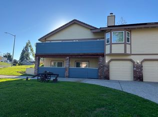 901 Santa Rosa Ct #B, Roseville, CA 95661