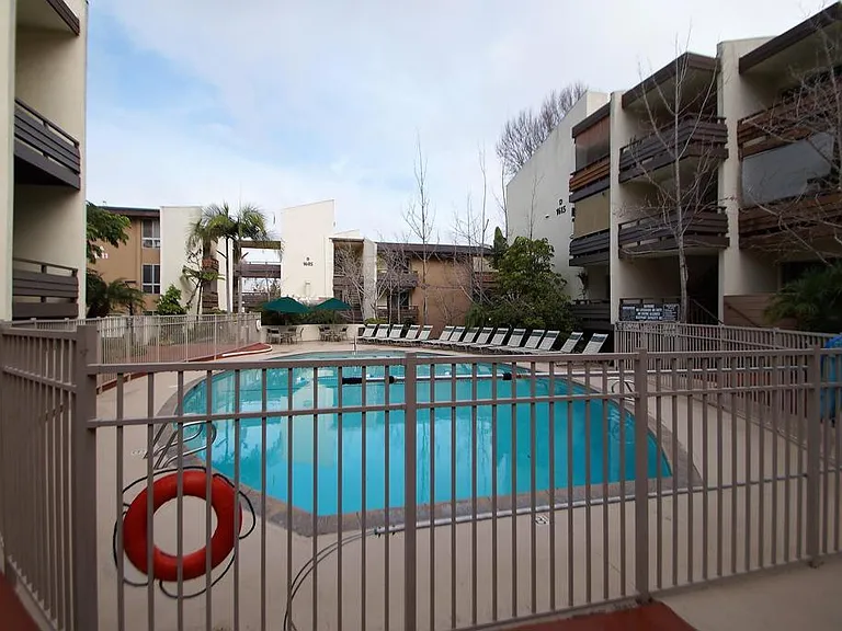 1615 Hotel Cir S #D310 — Photo 2