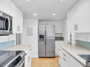 10430 NE 32nd Pl APT C202, Bellevue, WA 98004