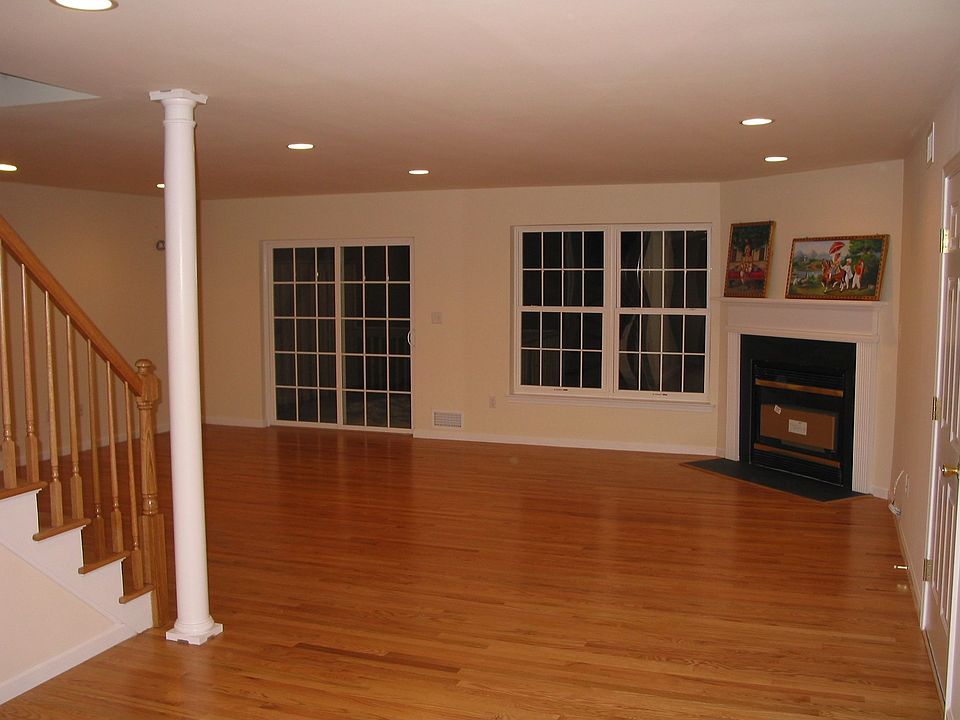 1st image of 309 Pinebrook Dr