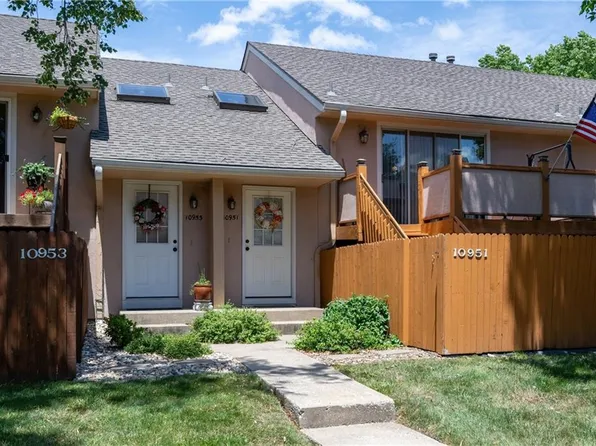 10951 Gillette St, Overland Park, KS 66210