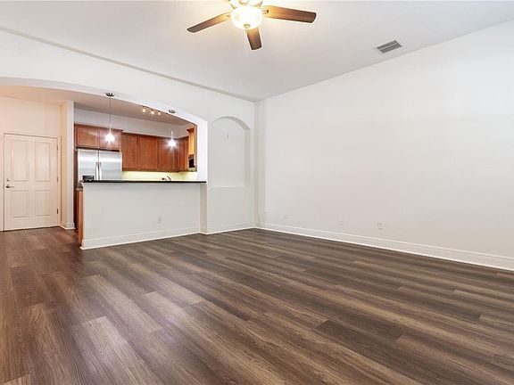 4th image of 4007 5th Ave N #5