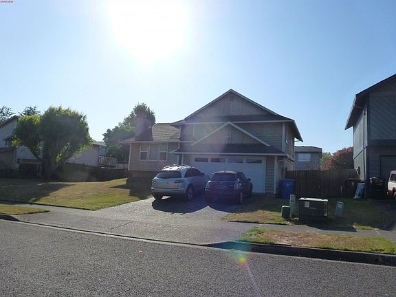 3rd image of 3413 50th Ave NE