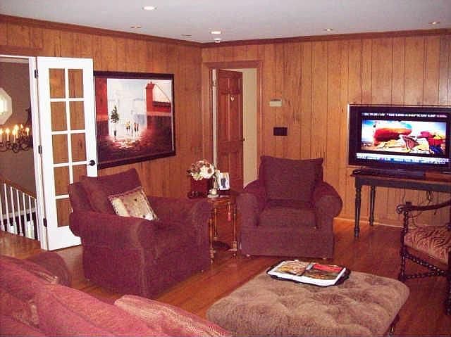 1st image of 400 Hathaway Ct