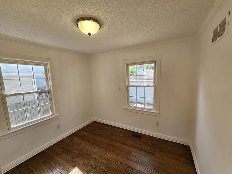 1408 Bird Ave — Photo 6