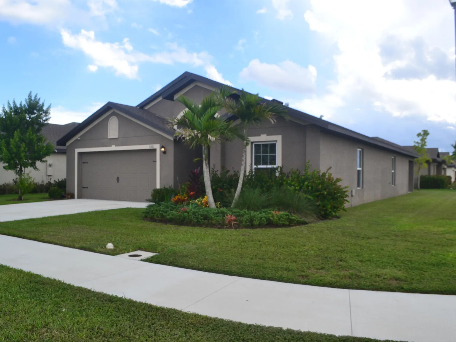 4 bed, 2.0 bath, 1851 sqft, $2,650 — Photo 2