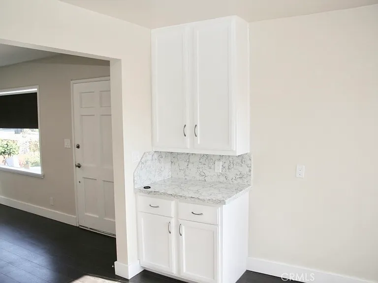 1411 W Bay Ave — Photo 7