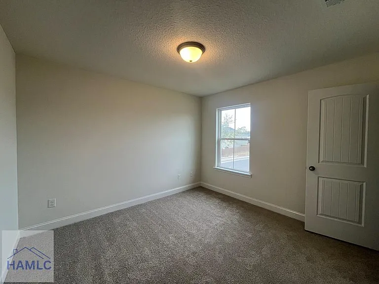 100 Centennial Ct — Photo 12