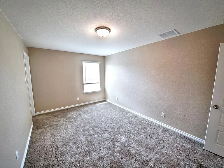 107 Kyle Cv — Photo 37